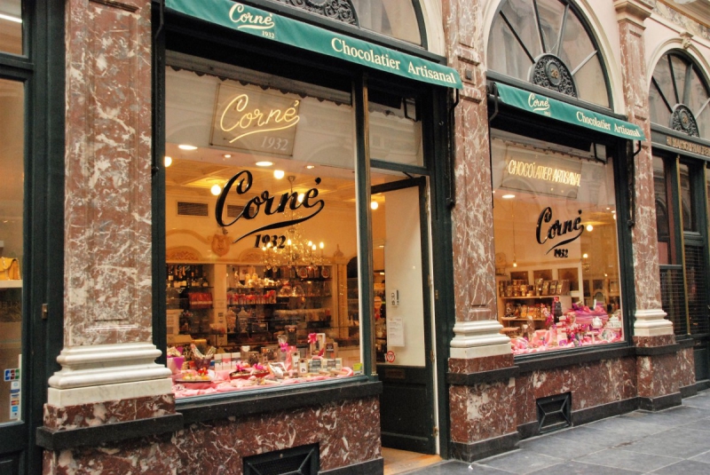 vente-DALUIS-min_chocolate_chocolaterie_shop_luxury_chic_gallery_brussels_belgium-558146